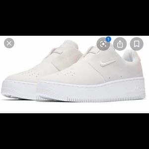 Those are the nikes that I’m selling